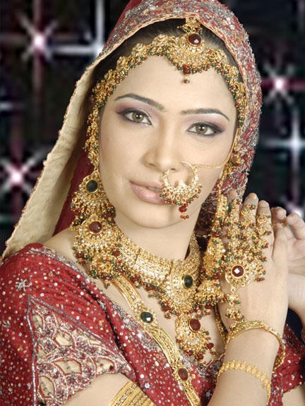 indian-brides-bridal-wedding-dress-1