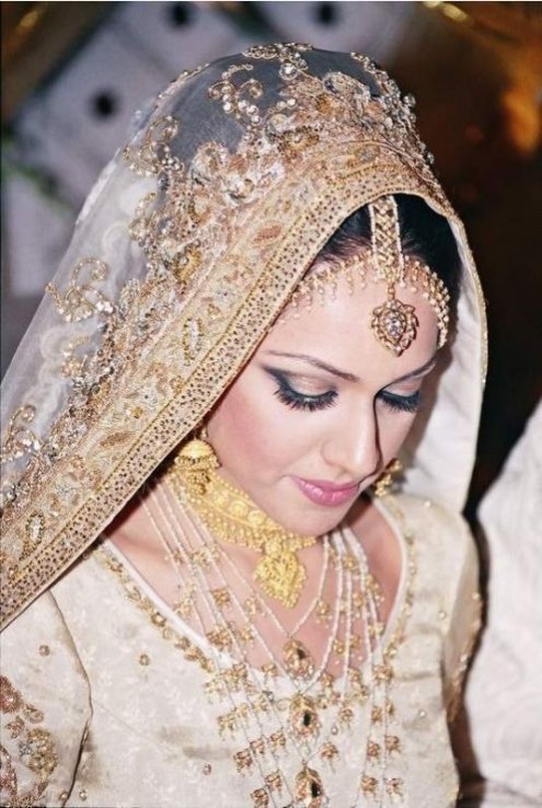indian-brides-bridal-wedding-dress-5