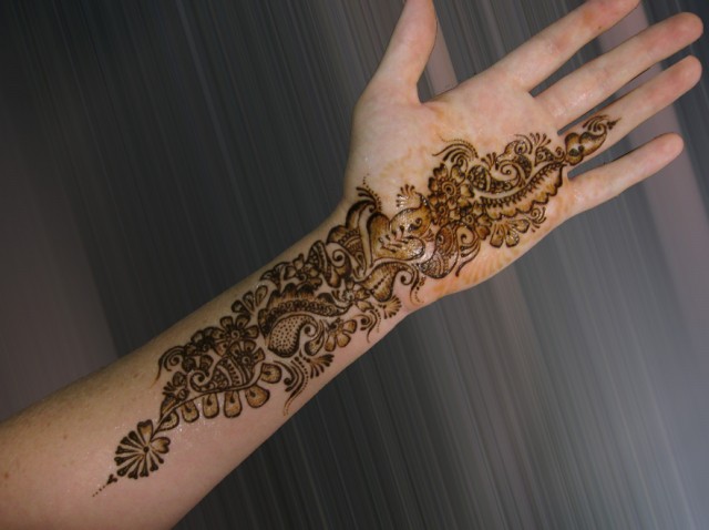 Eid-Mehndi-Design-Simple-Henna-Mehndi-Designs-2012-2013-4