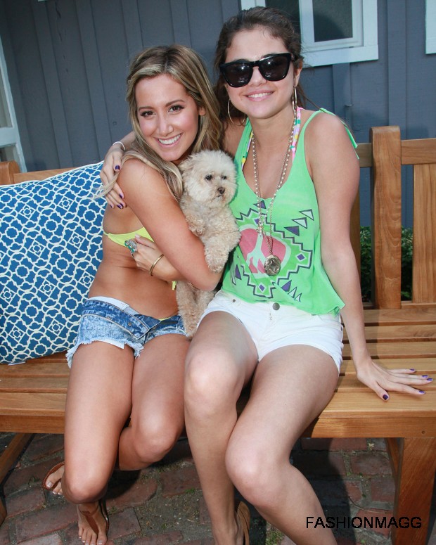Selena-Gomez-at-Ashley-Tisdales-Beach-Party-Pictures-2012-3