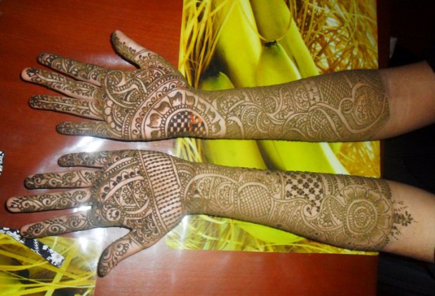 Beautiful-Eid-Mehndi-Designs-Simple-Easy-Hands-Foot-Mehndi-Designs-2012-4