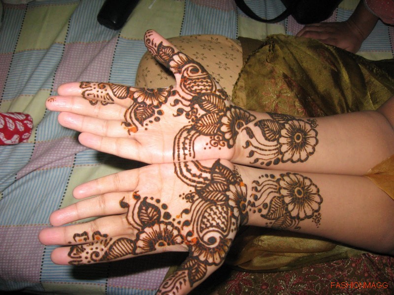 Beautiful-Eid-Mehndi-Designs-Simple-Easy-Hands-Mehndi-Designs-1