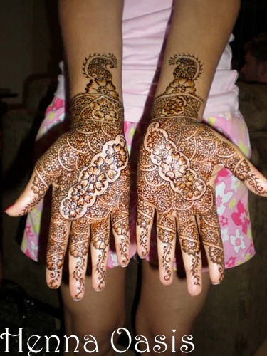 Beautiful-Eid-Mehndi-Designs-Simple-Foot-Hands-Mehndi-Designs-6