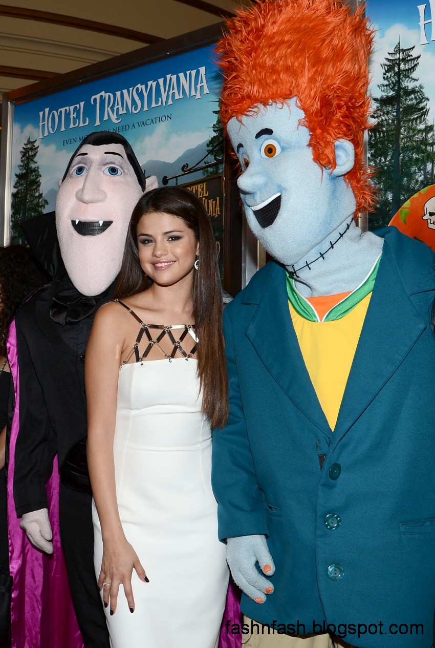 Selena-Gomez-at-Hotel-Transylvania-Premiere-in-Los-Angeles-Pictures-Photoshoot-7