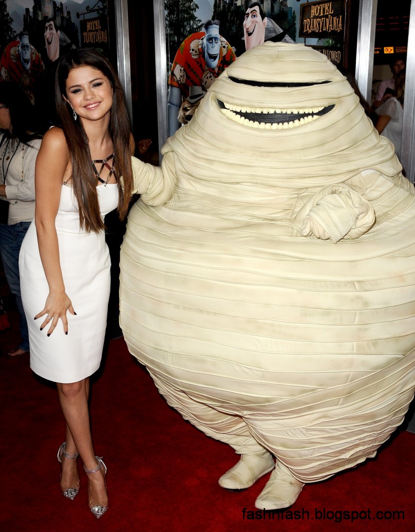 Selena-Gomez-at-Hotel-Transylvania-Premiere-in-Los-Angeles-Pictures-Photoshoot-8