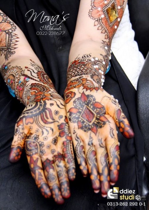 Beautiful-Indian-Bridal-Wedding-New-Mehndi-Designs-Embroidery-Dulhan-Feet-Mehndi-7