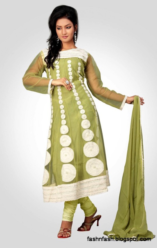 Anarkali-Winter-Frocks-Anarkali-Embroidered-Umbrella-Frocks-New-Fashion-Dress-Designs-5