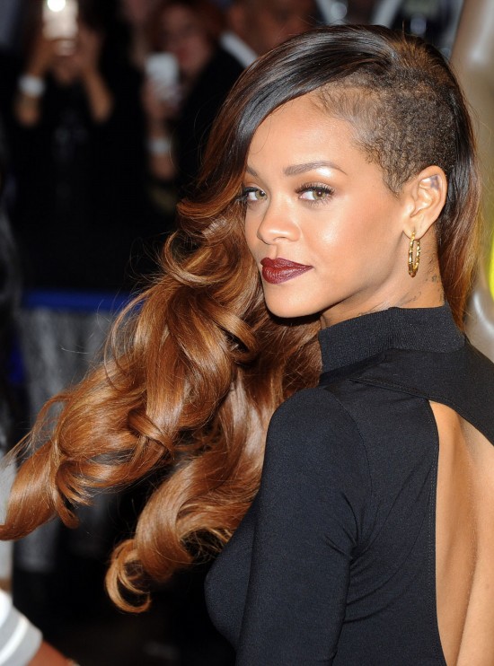 Rihanna-at-River-Island-Collection-Launch-in-London-Pictures-Photos-2