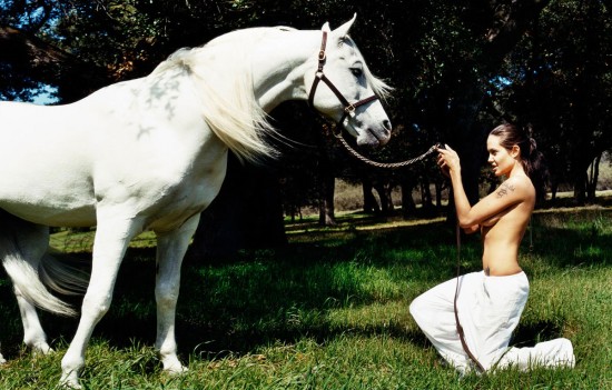 Angelini-Jolie-by-David-LaChapelle-Photoshoot-for-Rolling-Stone-Magazine-Pictures-5