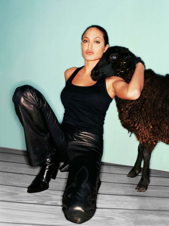 Angelini-Jolie-by-David-LaChapelle-Photoshoot-for-Rolling-Stone-Magazine-Pictures-9