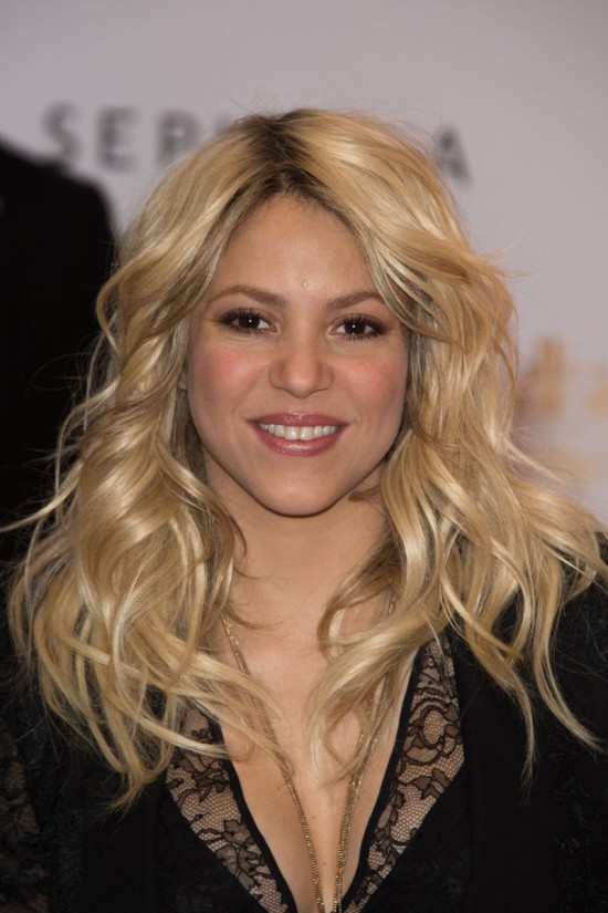 Shakira-at-S-By-Shakira-Perfume-Launch-in-Paris-Pictures-Photos-3