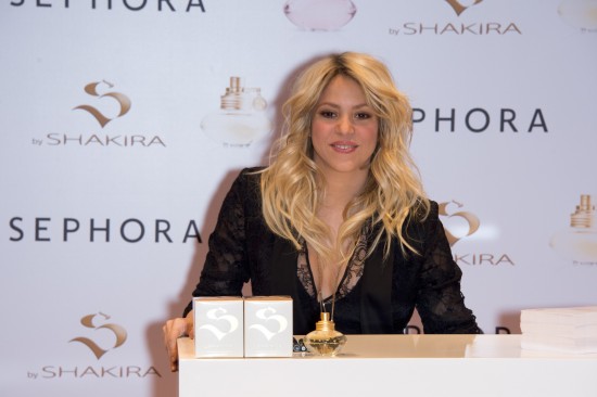 Shakira-at-S-By-Shakira-Perfume-Launch-in-Paris-Pictures-Photos-