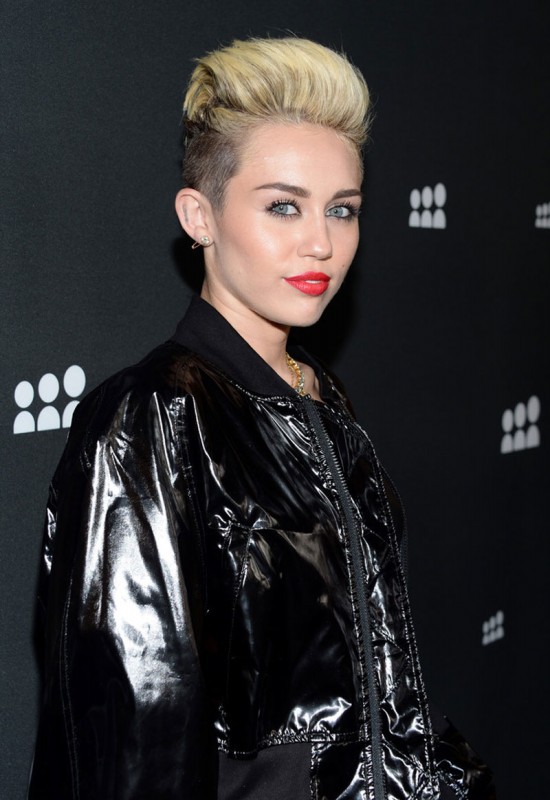 Miley-Cyrus-at-Myspace-Launch-Event-in-Los-Angeles-Images-Photo-4