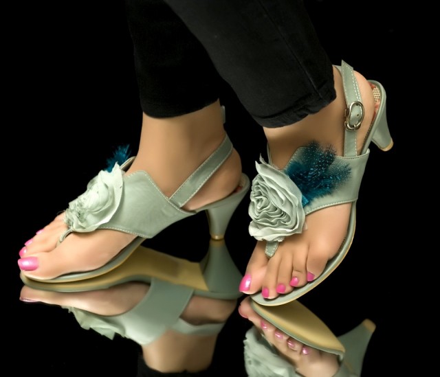 Girls-Womens-Beautiful-Casual-High-Shoes-Eid-Footwear-Collection-2013-by-Metro-Shoes-7