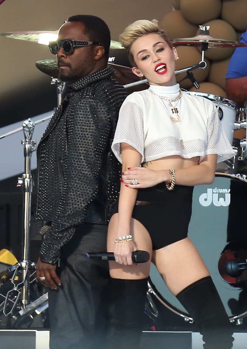 Miley-Cyrus-Performs-at-Jimmy-Kimmel-Live-Los-Angeles-Photo-Images-5