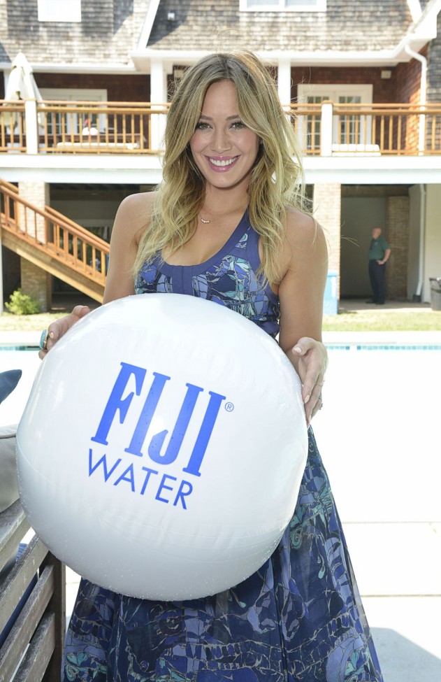 Hilary-Duff-at-Fiji-Water-Days-of-Summer-in-New-York-Picture-Photos-6