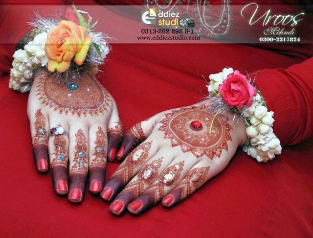 Beautiful-Eid-Mehndi-Designs For-Hand-Feet-Arabic-Henna-Mehndi-Designs-Bridal-Wedding-3