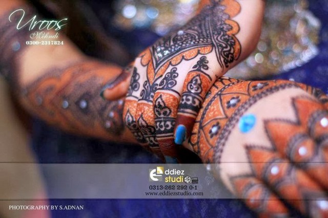 Beautiful-Eid-Mehndi-Designs For-Hand-Feet-Arabic-Henna-Mehndi-Designs-Bridal-Wedding-4
