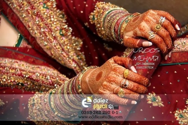 Beautiful-Eid-Mehndi-Designs For-Hand-Feet-Arabic-Henna-Mehndi-Designs-Bridal-Wedding-5
