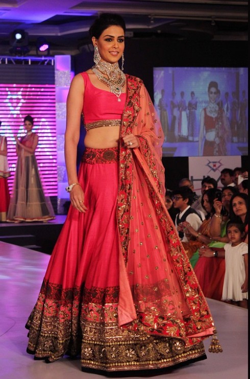 Genelia-Dsouza-Ramp-Walks-for H V Jewels Show Pictures 2