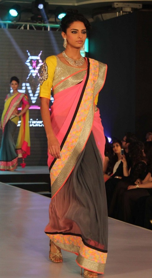 Genelia-Dsouza-Ramp-Walks-for H V Jewels Show Pictures 3