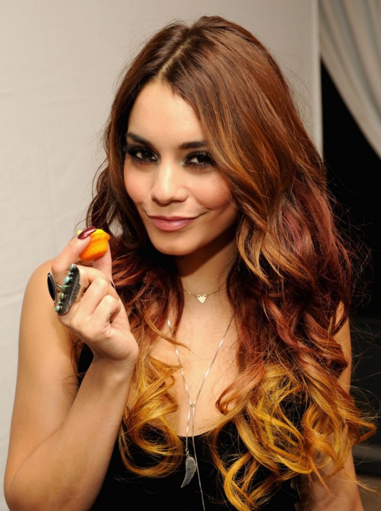 Vanessa-Hudgens-at-2013-Ulta-Beauty-Donate-with-a-Kiss-Event-in-Newyork-Pictures-2