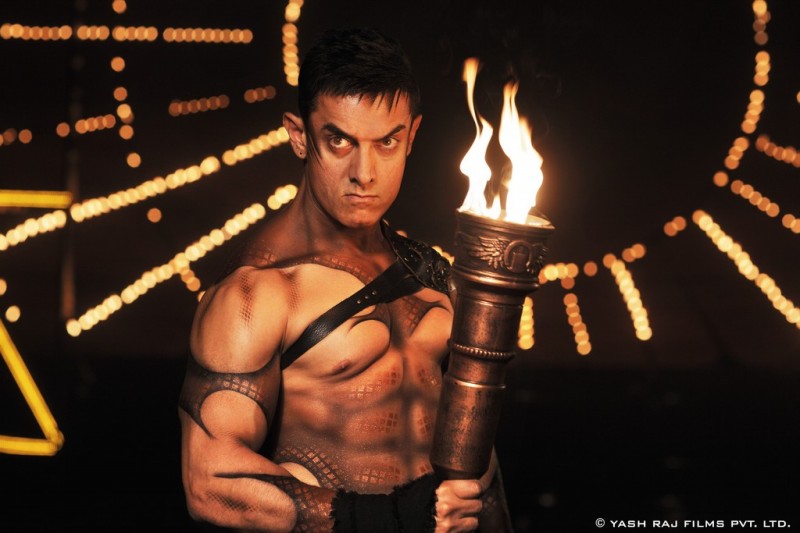 Aamir-Khan-Katrina-Kaif-Abhishek-Indian-Bollywood-Movie-Dhoom3-Wallpapers-Picture-10