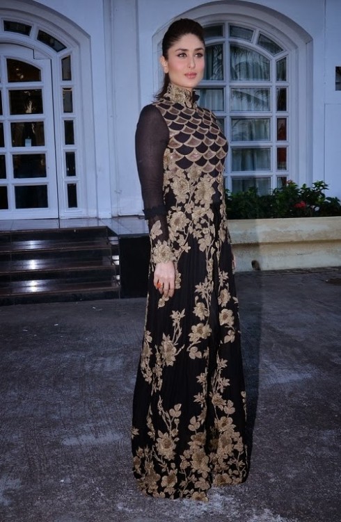 Kareena-Kapoor-Wear-Beautiful-Black-Gold-Churidar-Anarkali-Frock-Dress-by-Designer-Anamika-Khanna-10