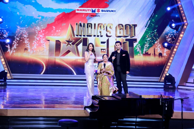 Malaika-Arora-And-Karan-Johar-At-Indias-Got-Talent-Season-5-Launch-Photoshoot-Pictures-1
