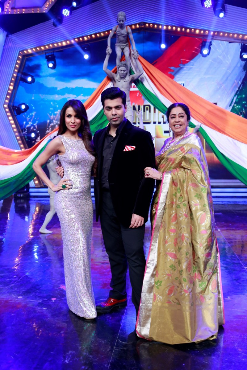 Malaika-Arora-And-Karan-Johar-At-Indias-Got-Talent-Season-5-Launch-Photoshoot-Pictures-7