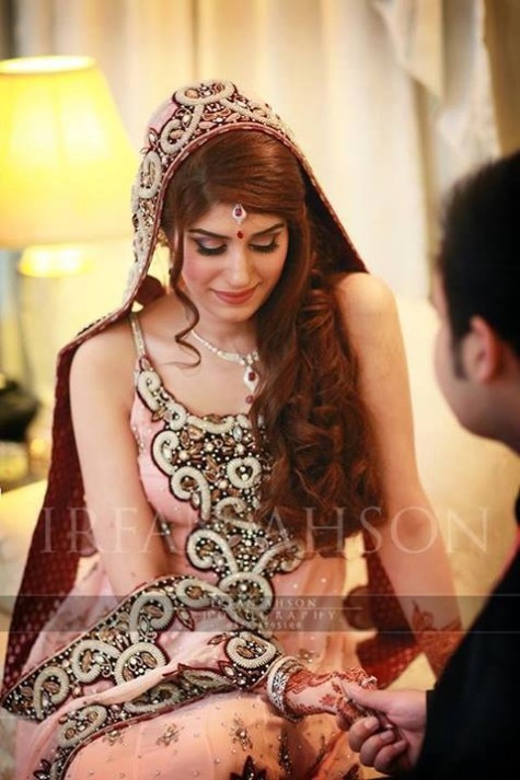 Wedding-Bridal-Pakistani-Indian-New-Fashion-Hair-Cuts-Style-for-Womens-Girl-8