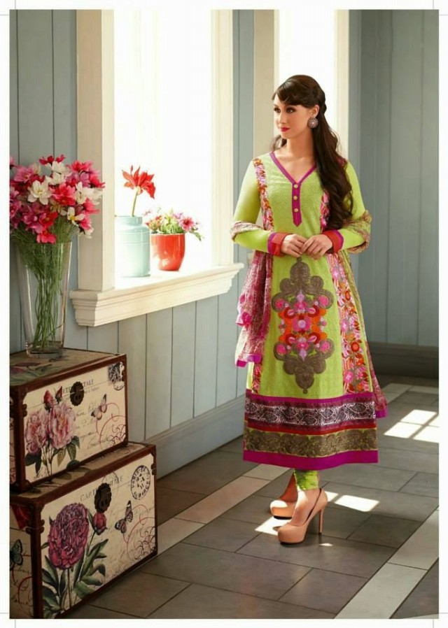 Shalwar-Kameez-Dress-Designs-Pakistani-Indian-New-Fashion-Girls-Women-Best-Salwar-Kamiz-1