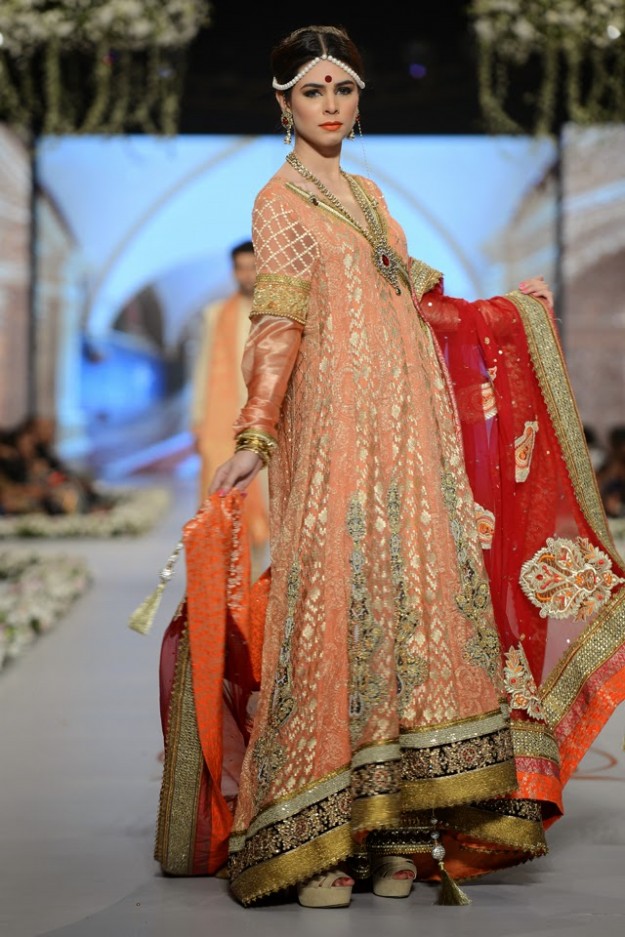 Bridal-Wedding-New-Fashion-Dress-at-PBCW-by-Designer-Deepak-Perwani-2