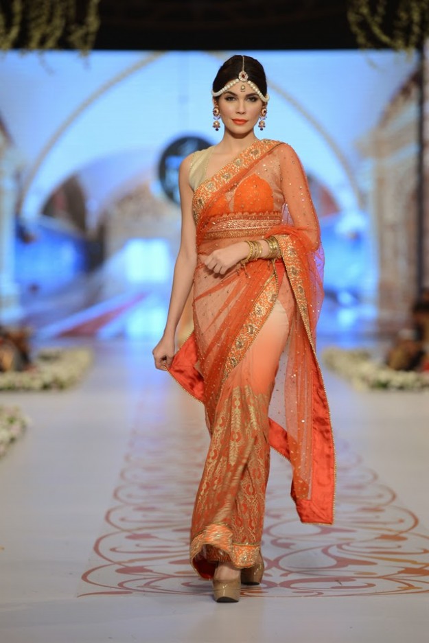 Bridal-Wedding-New-Fashion-Dress-at-PBCW-by-Designer-Deepak-Perwani-4