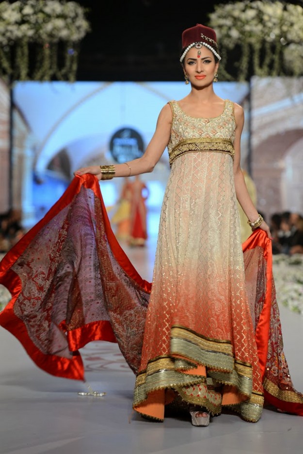 Bridal-Wedding-New-Fashion-Dress-at-PBCW-by-Designer-Deepak-Perwani-