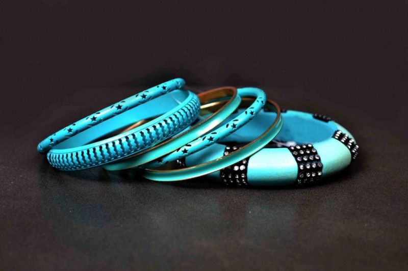 Beautiful-Girls-New-Fashion-Bangels-Choorian-Kangan-Bracelet-Designs-by-Metro-Jewellery-