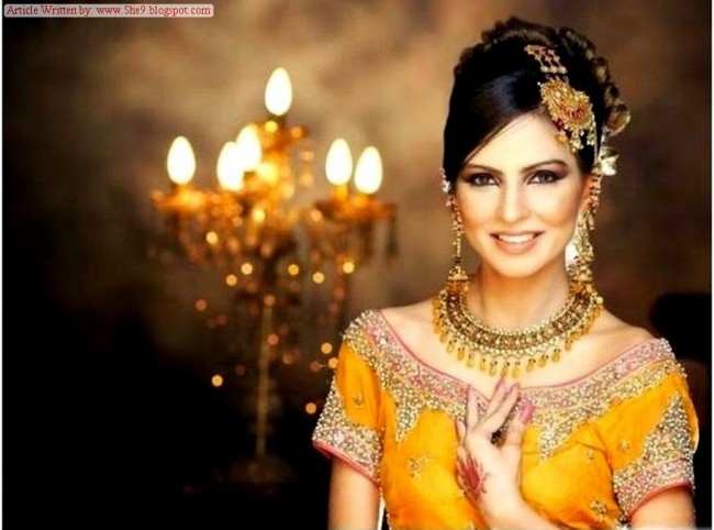 Wedding-Bridal-Hair-Cuts-Style-New-Latest-Fashion-for-Mehndi-Party-Function-1