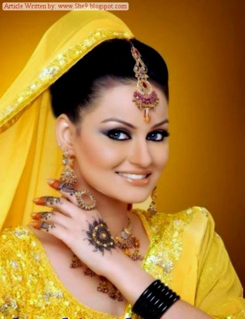 Wedding-Bridal-Hair-Cuts-Style-New-Latest-Fashion-for-Mehndi-Party-Function-3