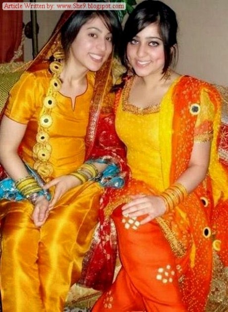 Wedding-Bridal-Hair-Cuts-Style-New-Latest-Fashion-for-Mehndi-Party-Function-6