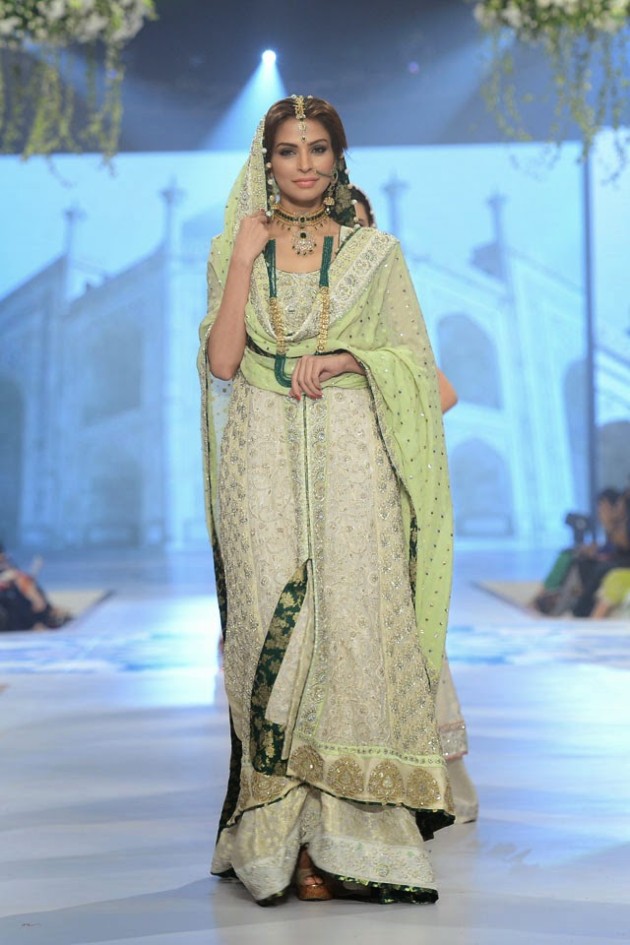 Wedding-Bridal-New-Fashion-Wear-Dress-for-Beautiful-Girls-at- PBCW-by-Designer-Sana-Abbas-13