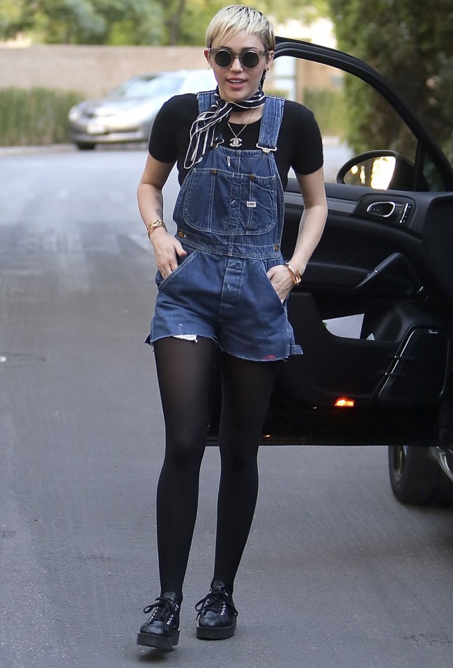 Miley-Cyrus-Out-and-About-in-Studio-Los-Angeles-City-Pictures-Image-5