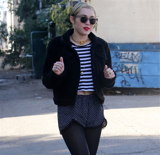 Miley-Cyrus-Out-and-About-in-Studio-Los-Angeles-City-Pictures-Image-