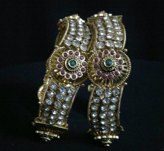 Indian Bridal-Wedding Wear Gold Bracelet Bangles Chura For Brides New Dulhan Fashion-1