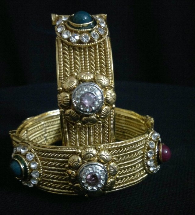 Indian Bridal-Wedding Wear Gold Bracelet Bangles Chura For Brides New Dulhan Fashion-5