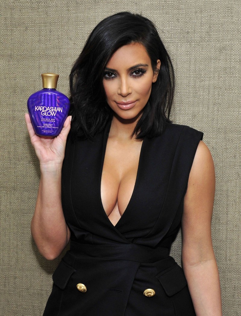 Kim Kardashian at Exclusive Meet and Greet for Kardashian Glow in Los Angeles HD Wallpapers-