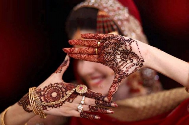 Latest Wedding-Bridal New Best Mehndi Designs for Girls Feet-Hand Mehendi Styles-7