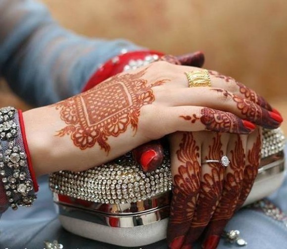 New Stylish Wedding-Bridal Arabic Henna Mehndi Designs Images for Brides-Dulhan Hands-Feet-6