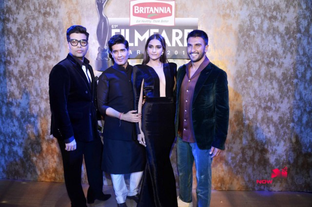 Bollywood-Indian Celebrities Ranveer-Karan-Sonakshi-Sonam at 61st Britannia Filmfare Awards Photos-2