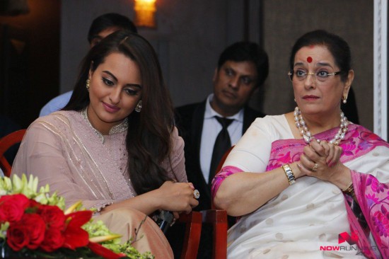 Sonakshi Sinha Bollywood-Indian Actress-Model at Shatrughan Sinha's Book Launch Image-Pictures-6