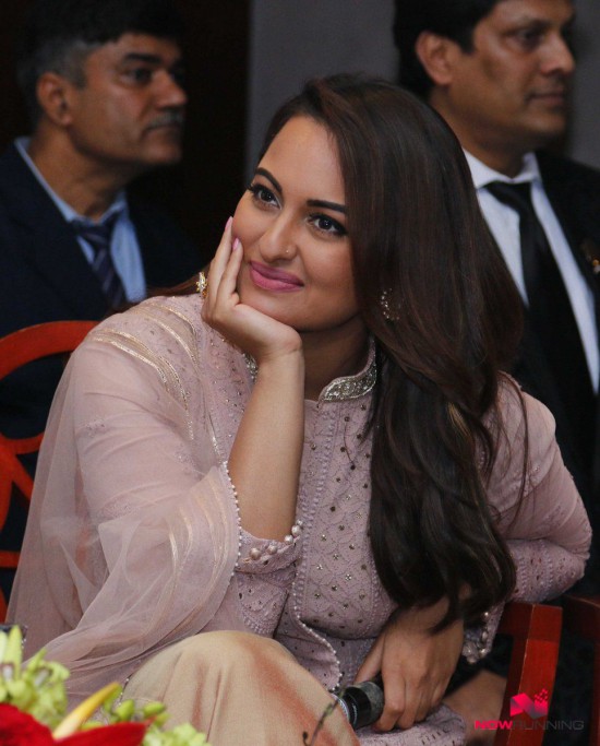 Sonakshi Sinha Bollywood-Indian Actress-Model at Shatrughan Sinha's Book Launch Image-Pictures-8